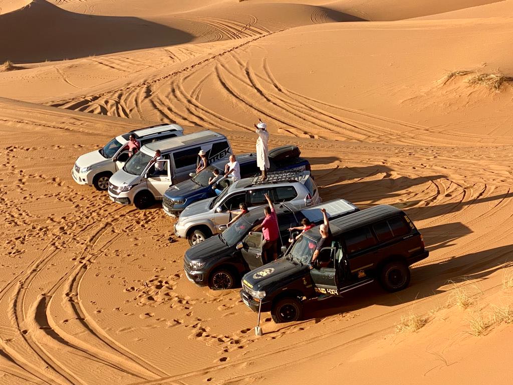 Un convoi de 4x4 dans les montagnes corses